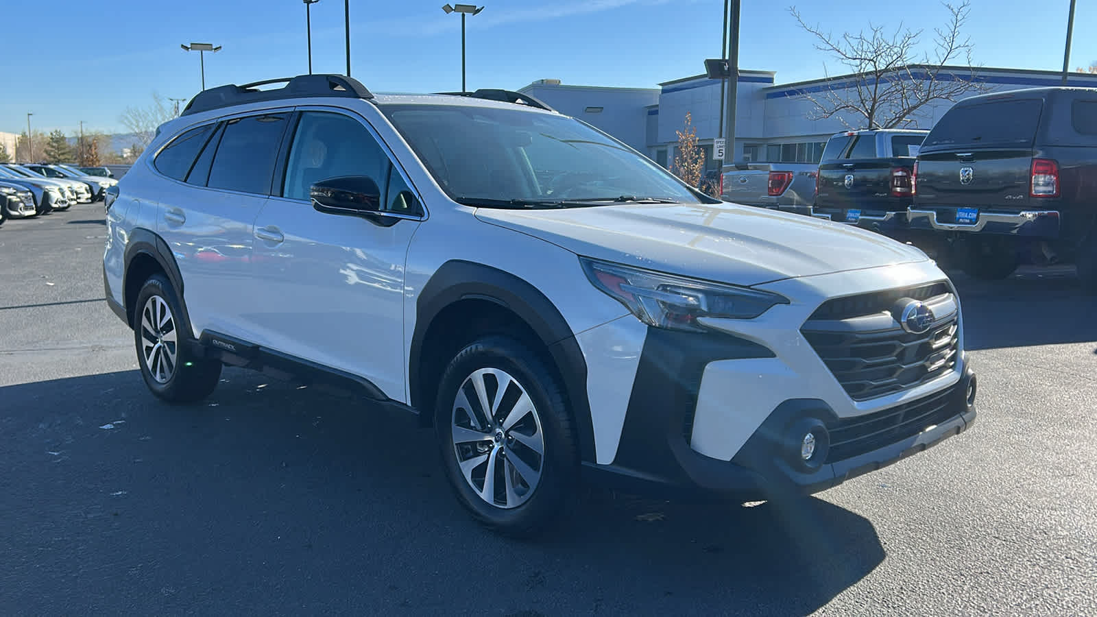 2025 Subaru Outback Premium photo 3