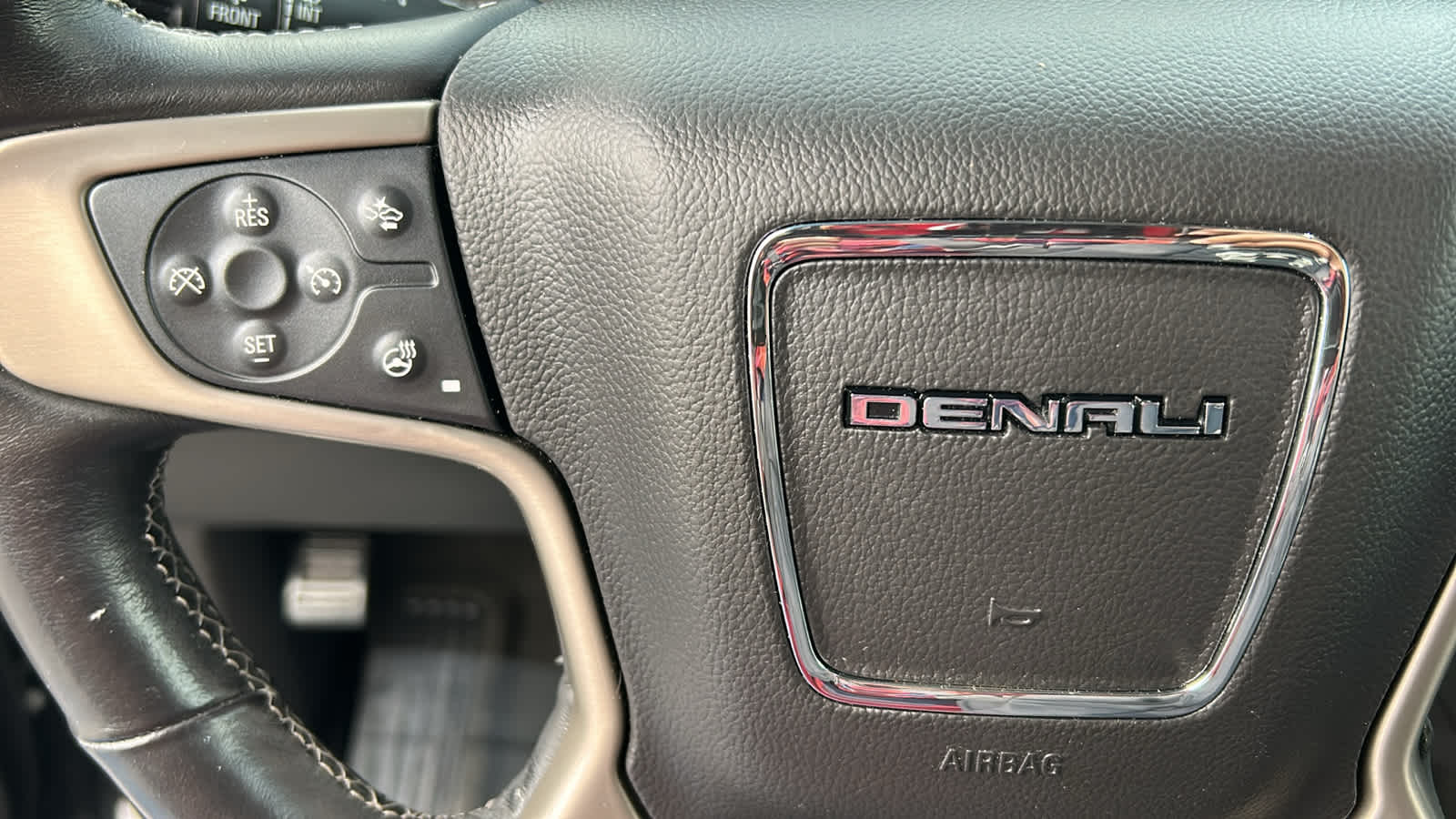 Thumbnail: 2018 GMC Yukon - 19