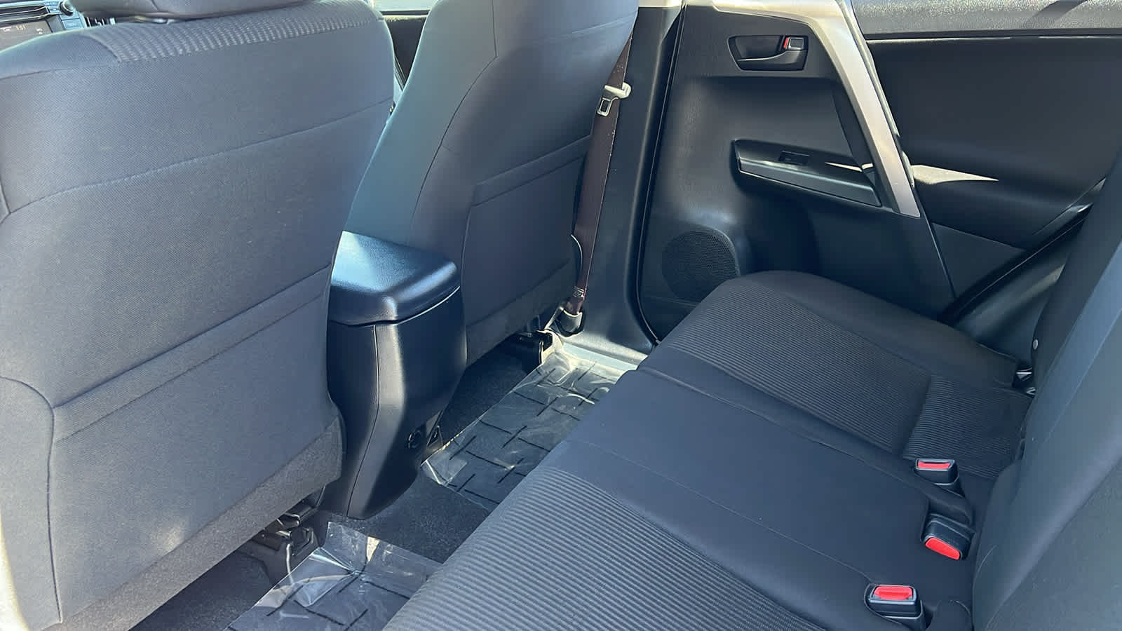 Thumbnail: 2018 Toyota RAV4 - 24