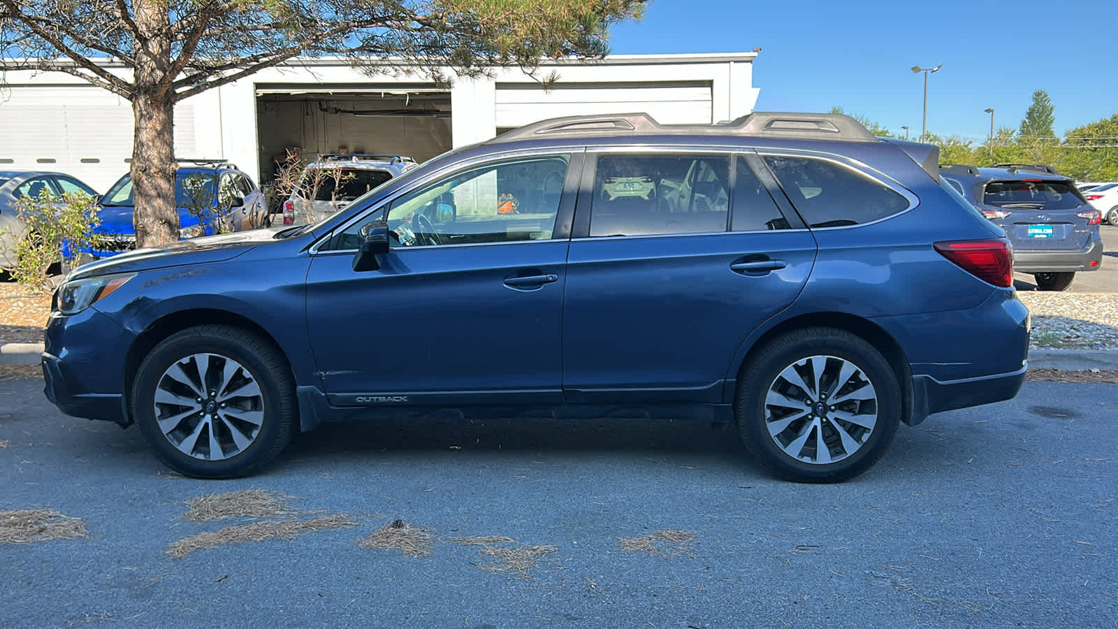 Thumbnail: 2017 Subaru Outback - 6