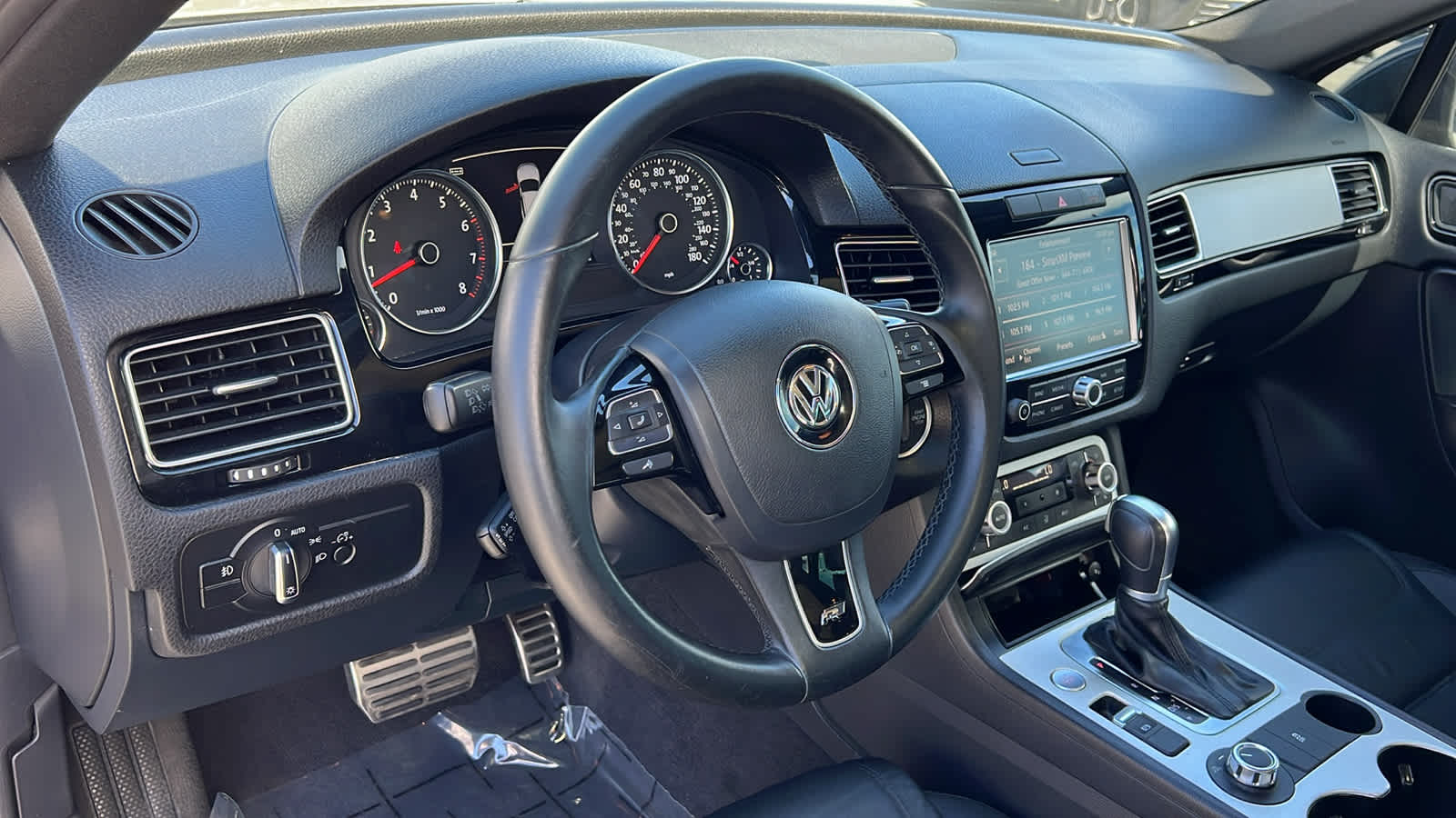 Thumbnail: 2014 Volkswagen Touareg - 10