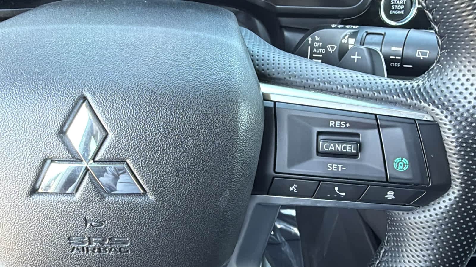 Thumbnail: 2024 Mitsubishi Outlander - 20