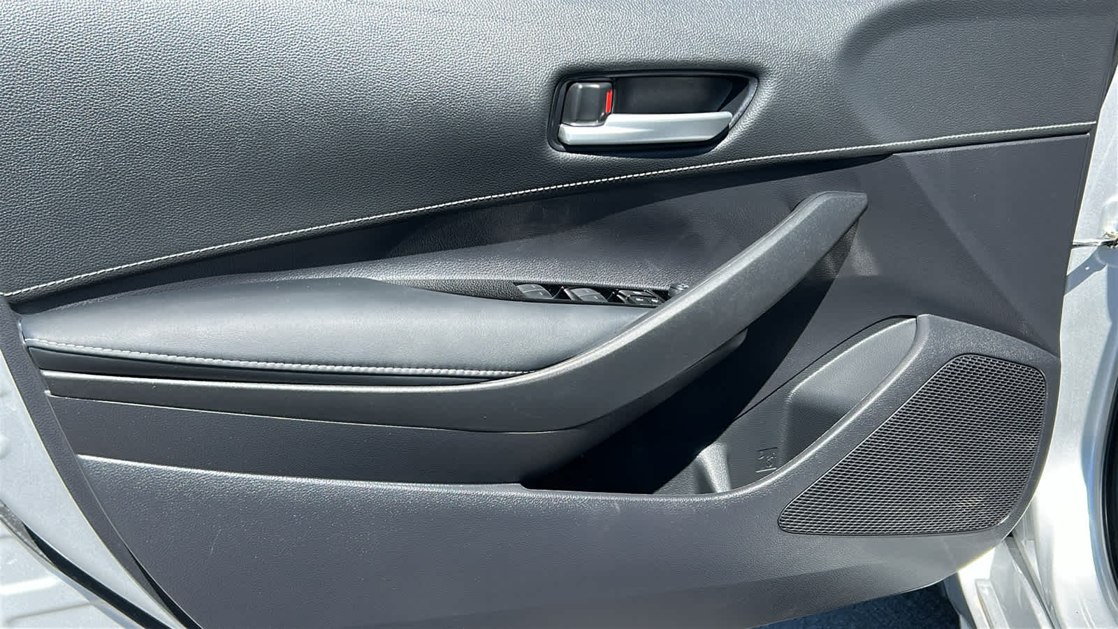 Thumbnail: 2025 Toyota Corolla - 23