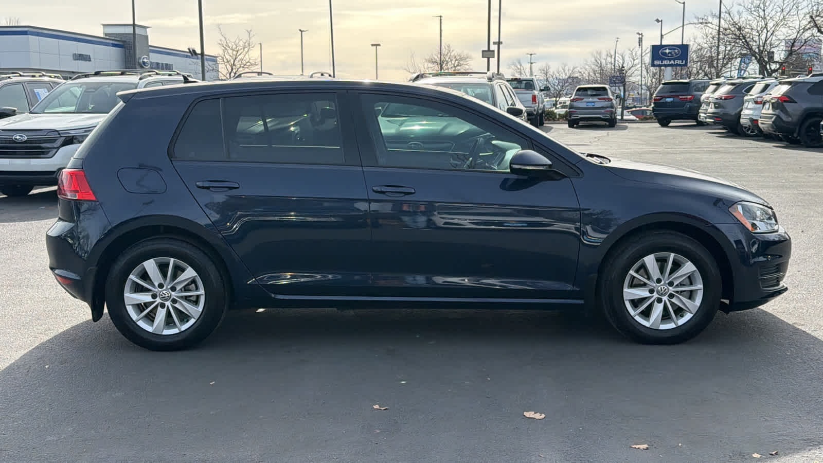 Thumbnail: 2016 Volkswagen Golf - 4