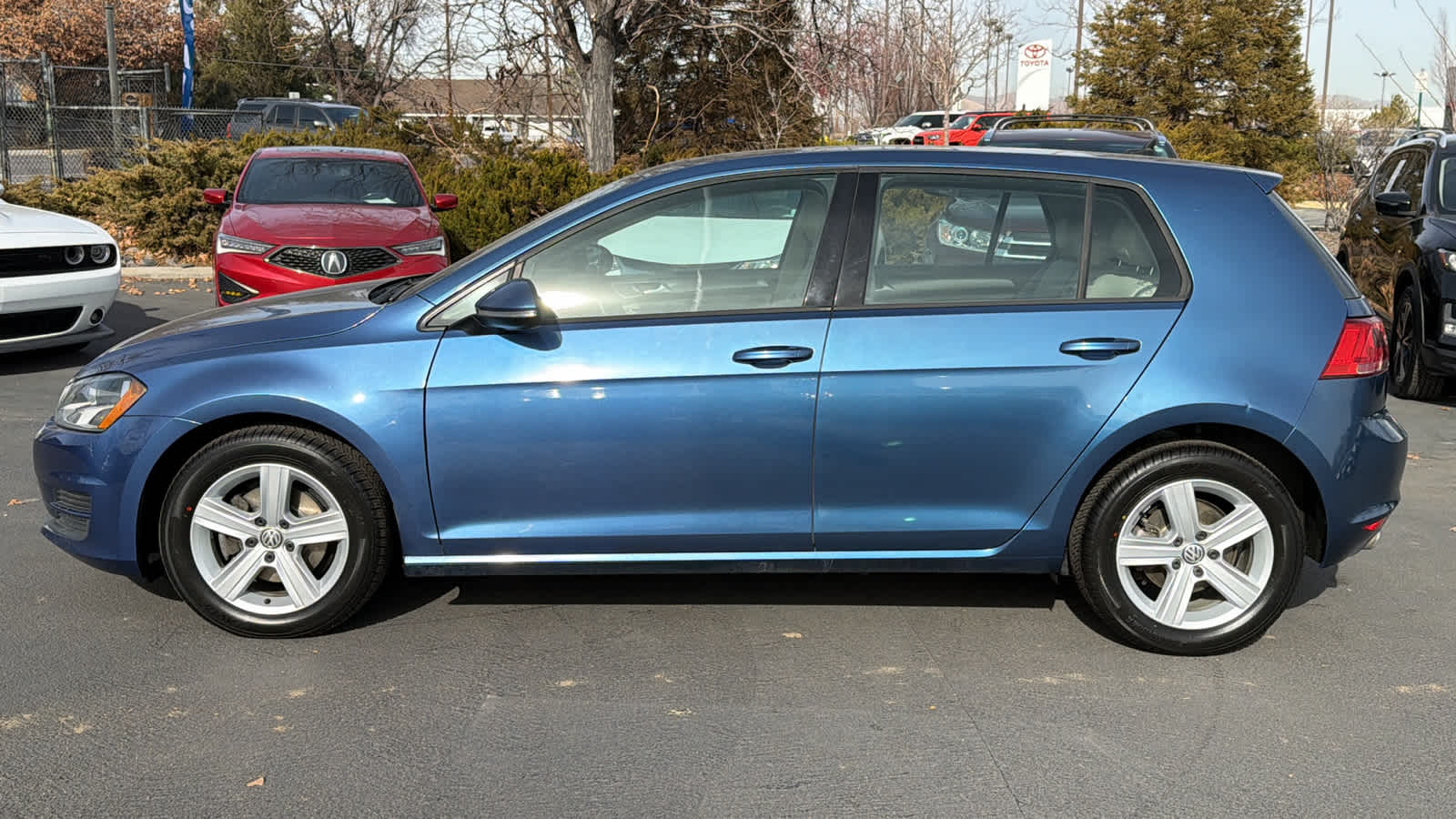 Thumbnail: 2017 Volkswagen Golf - 8