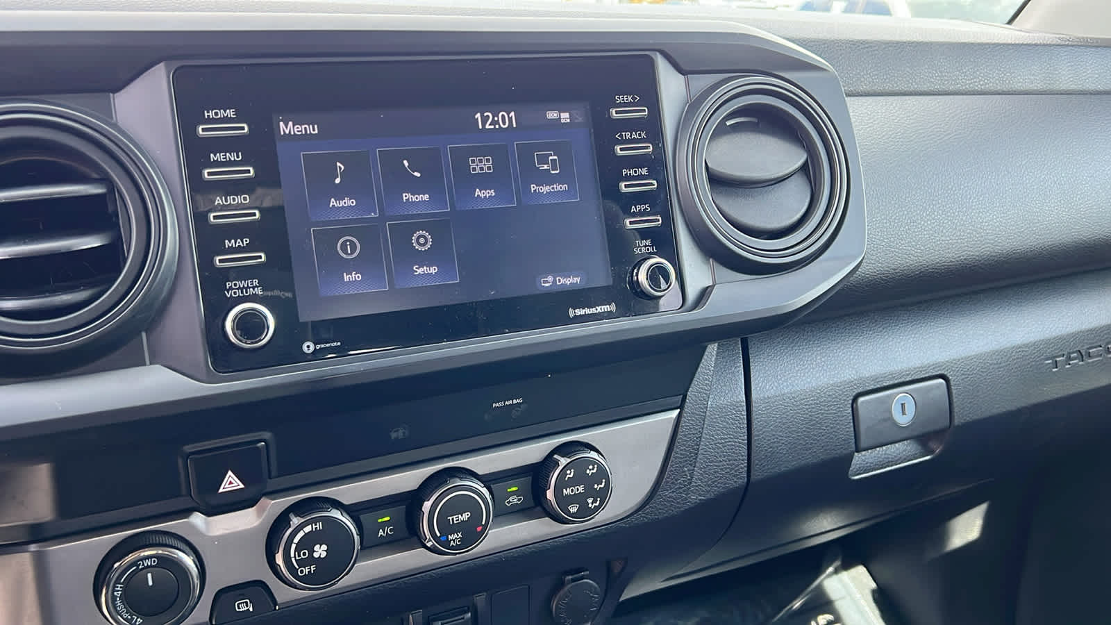 Thumbnail: 2022 Toyota Tacoma - 15