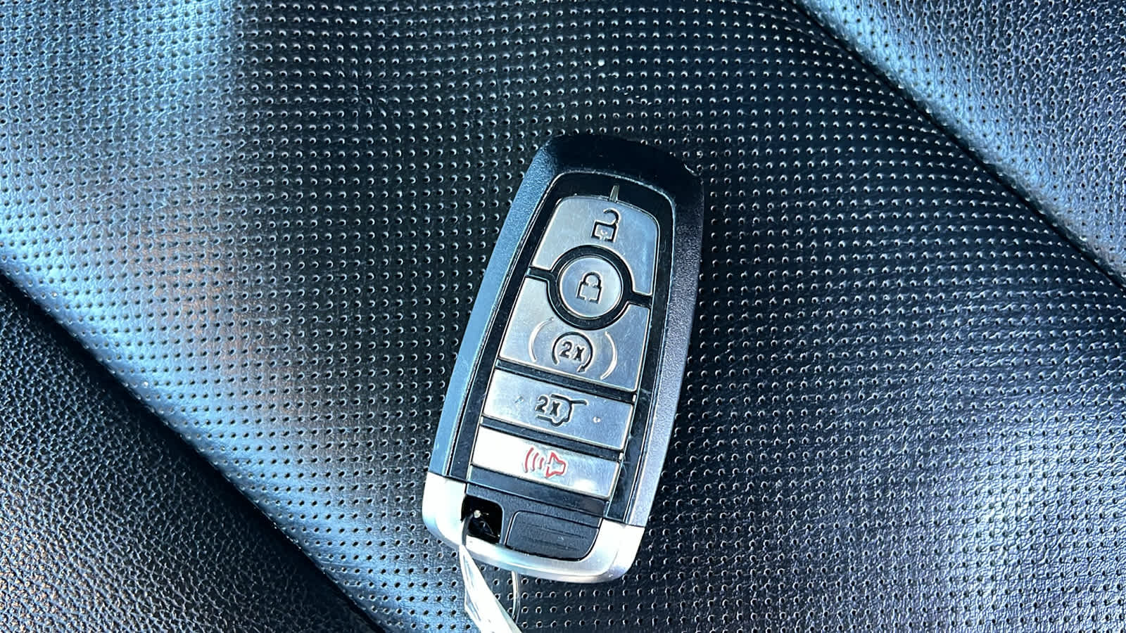 Thumbnail: 2022 Ford Explorer - 29