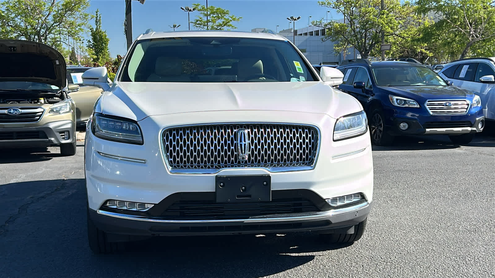 Thumbnail: 2023 Lincoln Nautilus - 2