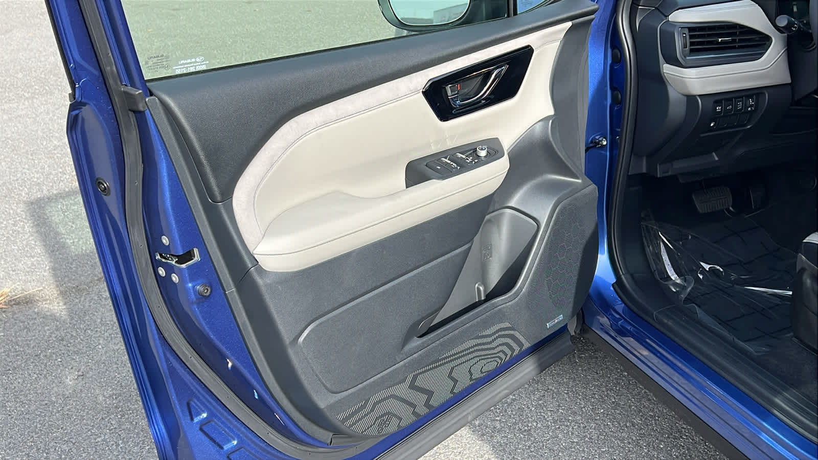 Thumbnail: 2025 Subaru Forester - 23