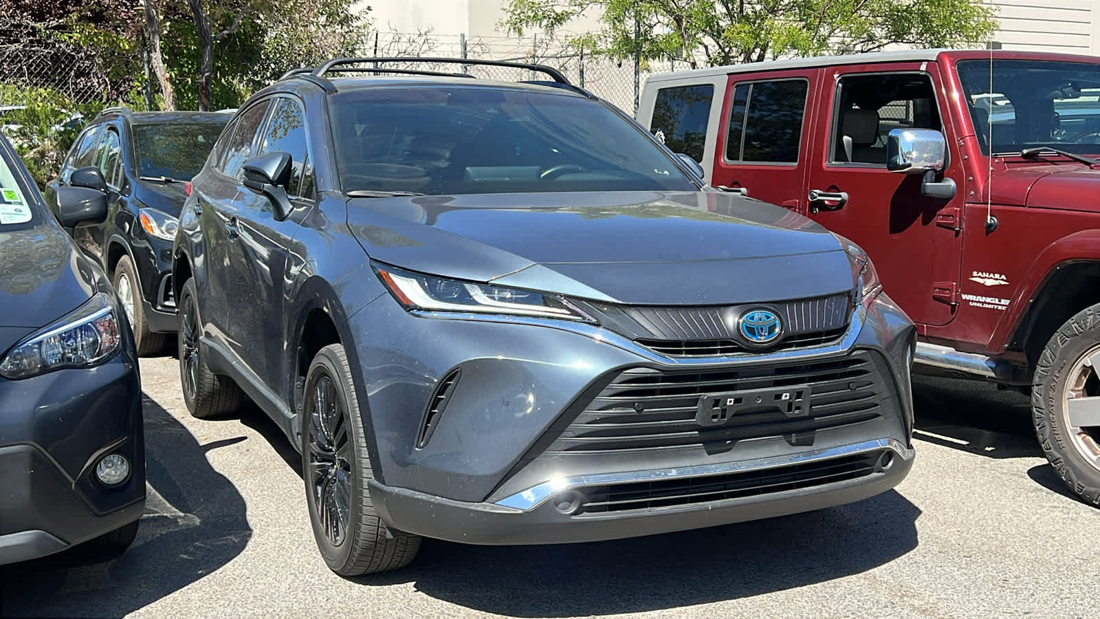 2022 Toyota Venza XLE photo 2