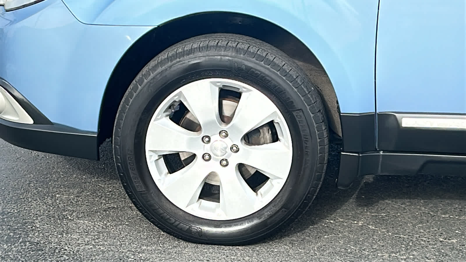 Thumbnail: 2011 Subaru Outback - 9