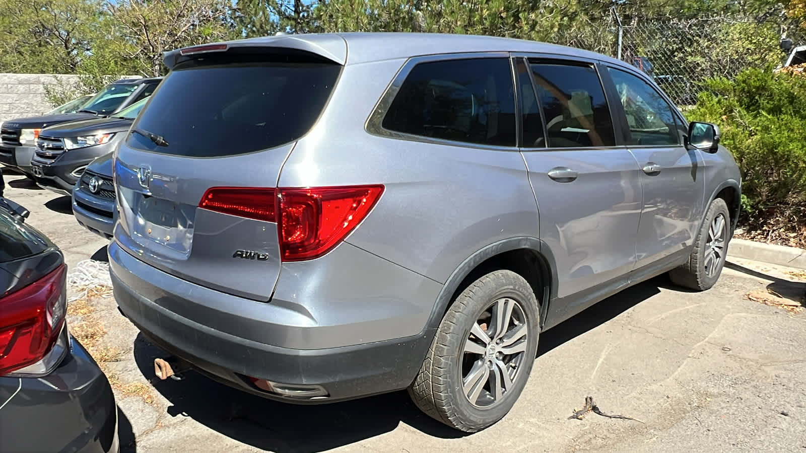 Thumbnail: 2017 Honda Pilot - 12