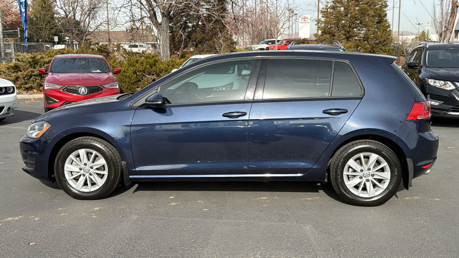 Thumbnail: 2016 Volkswagen Golf - 8