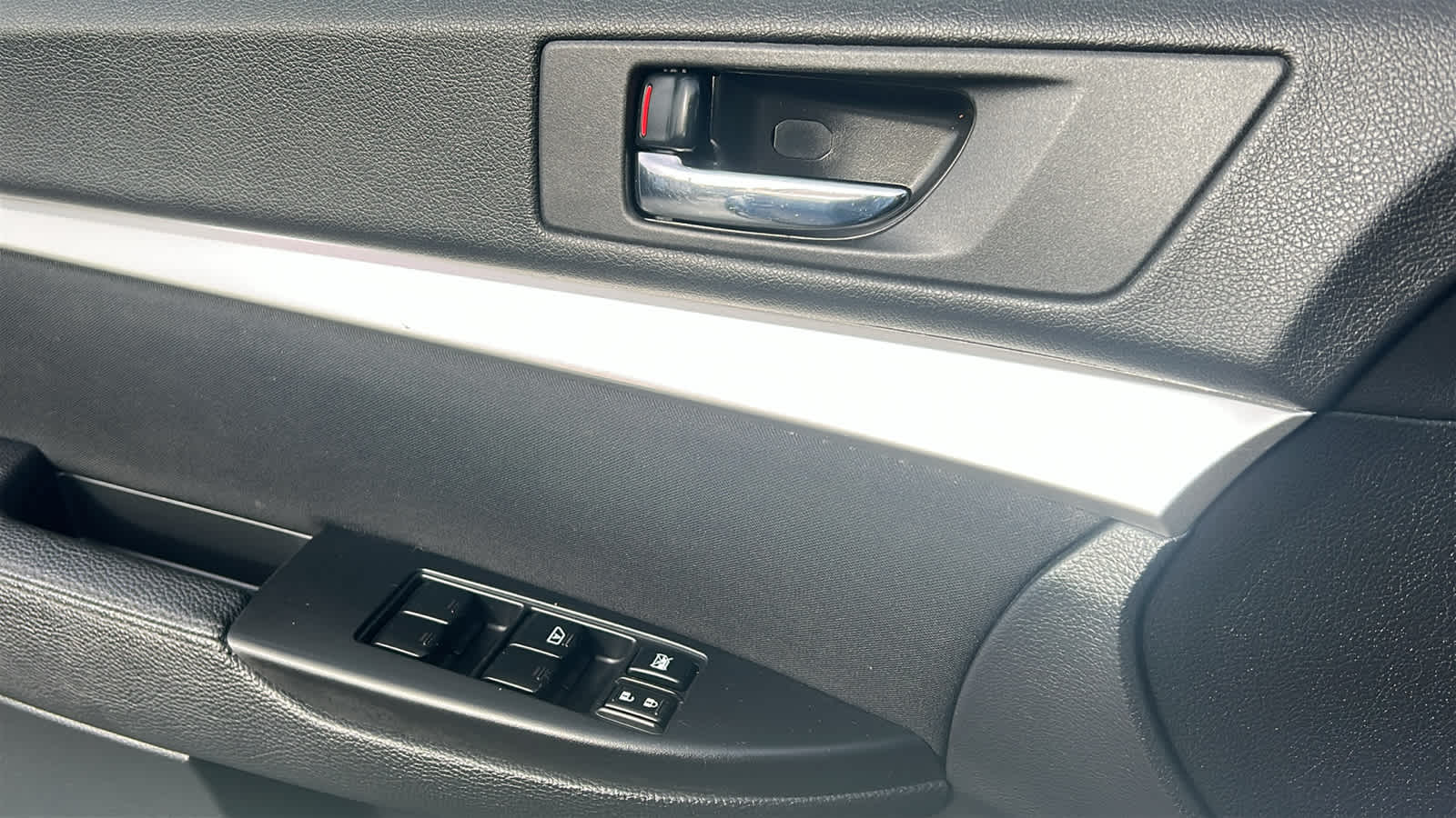 Thumbnail: 2011 Subaru Outback - 22