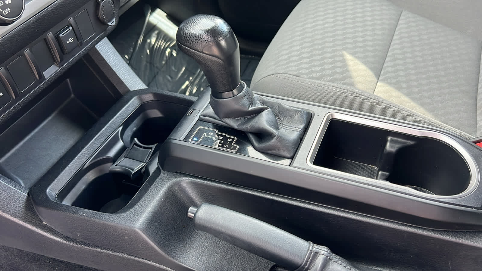 Thumbnail: 2022 Toyota Tacoma - 13