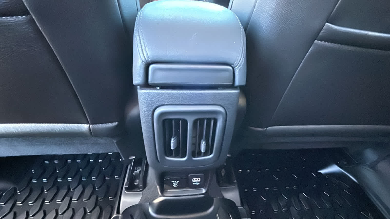 Thumbnail: 2020 Jeep Compass - 25