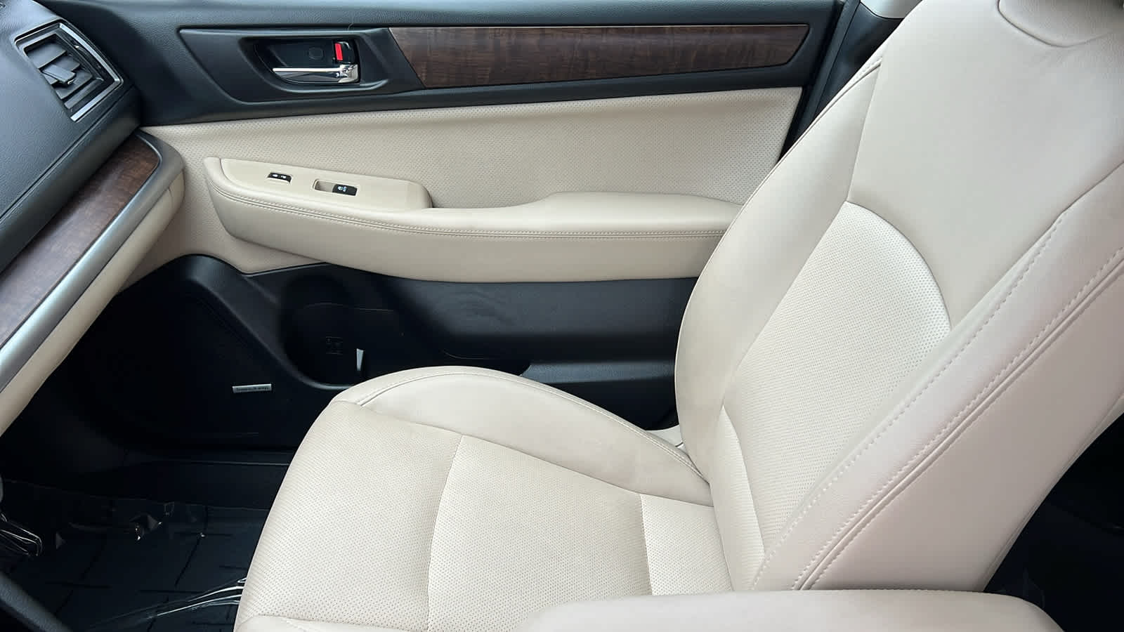 Thumbnail: 2016 Subaru Outback - 12