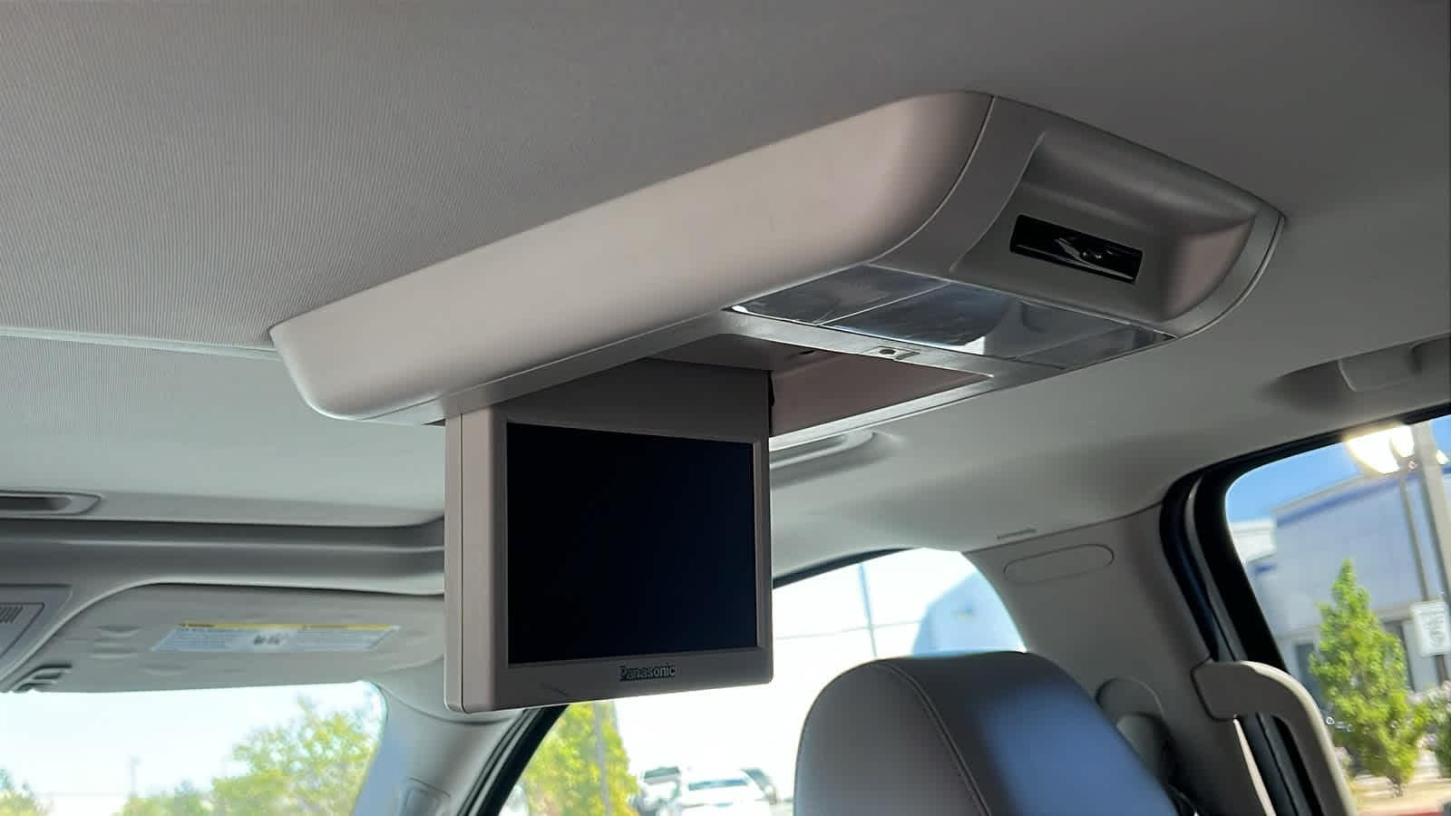 Thumbnail: 2011 Chevrolet Tahoe - 31