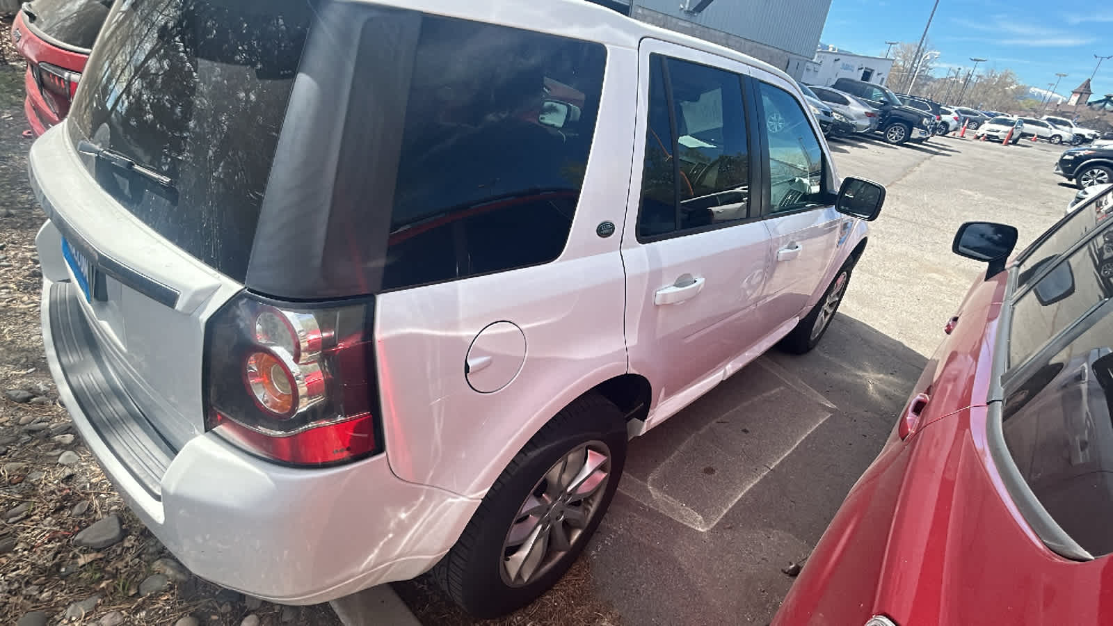 Thumbnail: 2014 Land Rover LR2 - 16