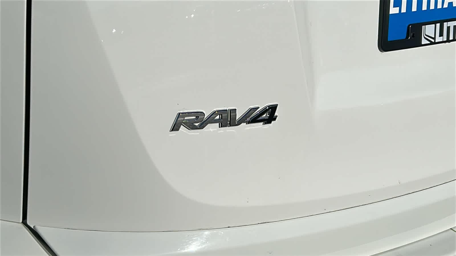 Thumbnail: 2017 Toyota RAV4 - 27