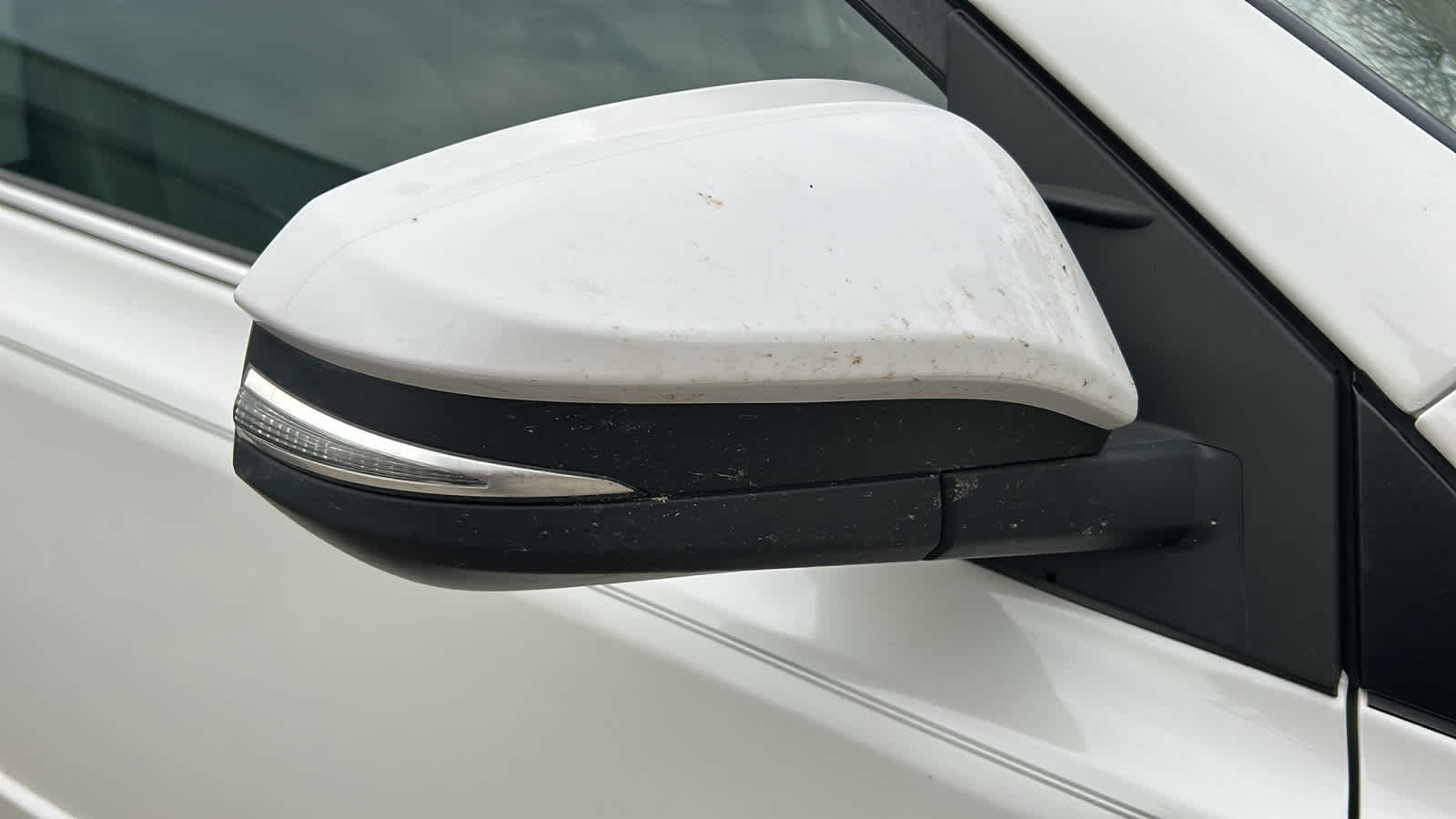 Thumbnail: 2015 Toyota RAV4 - 18