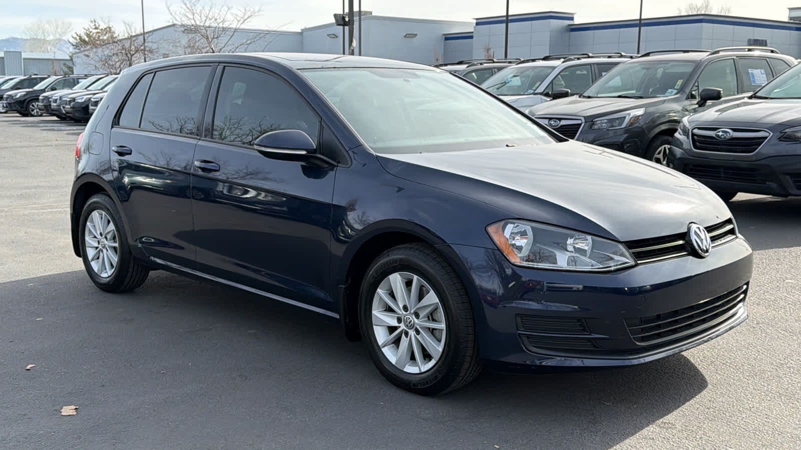 Thumbnail: 2016 Volkswagen Golf - 3