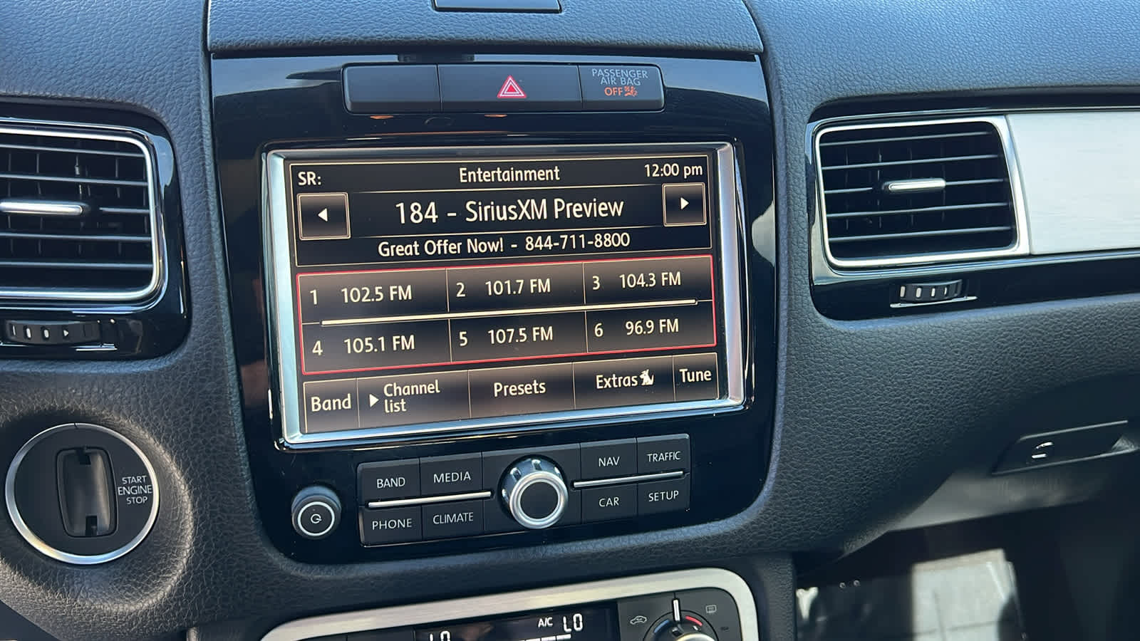 Thumbnail: 2014 Volkswagen Touareg - 15