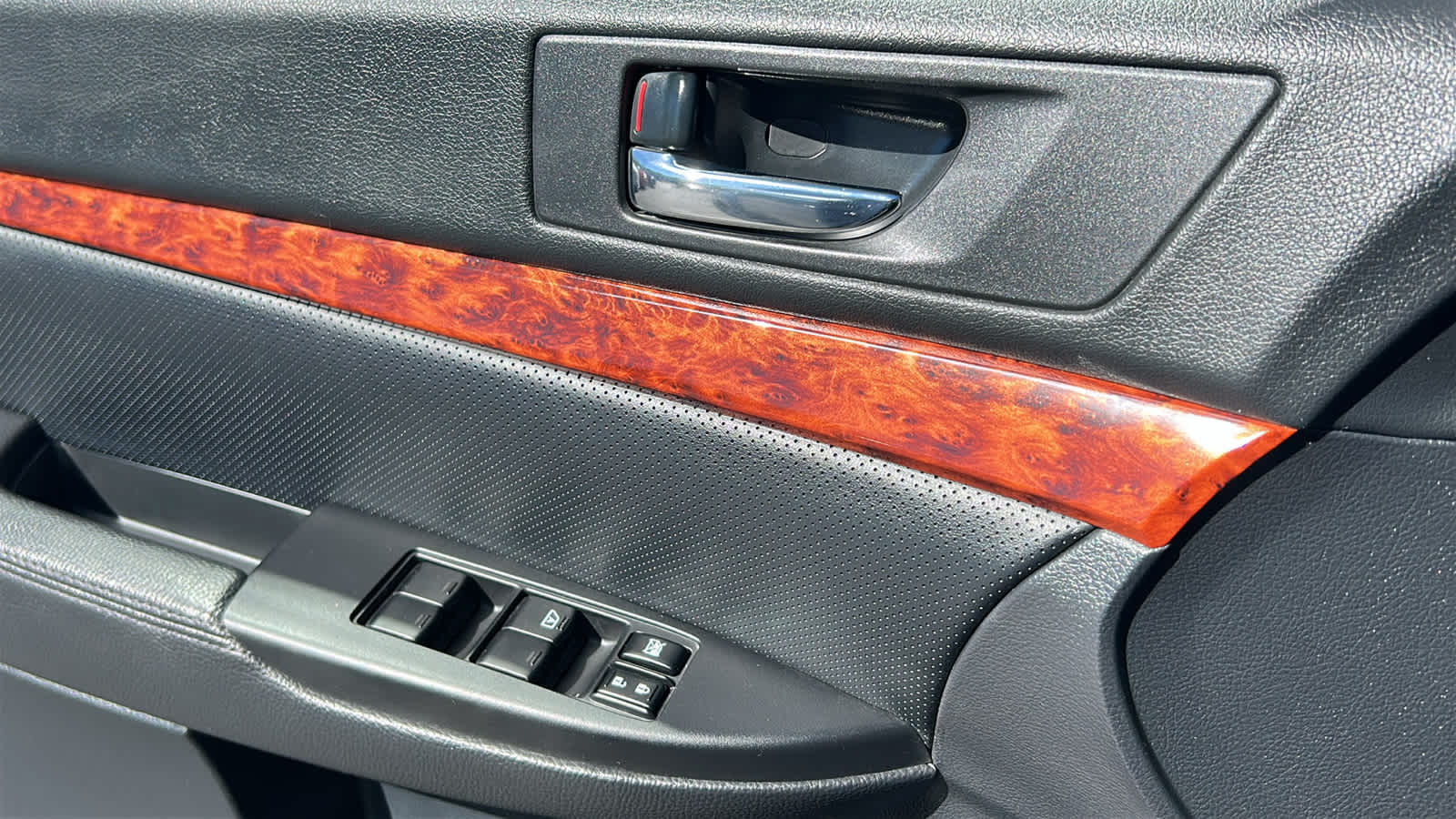 Thumbnail: 2010 Subaru Outback - 21