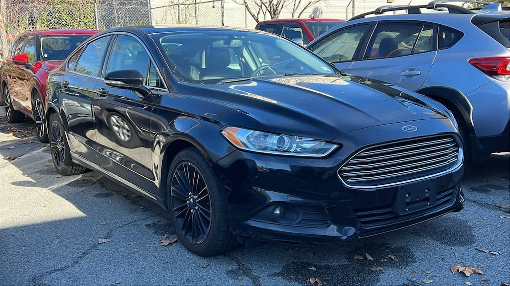 Used 2016 Ford Fusion SE Sedan