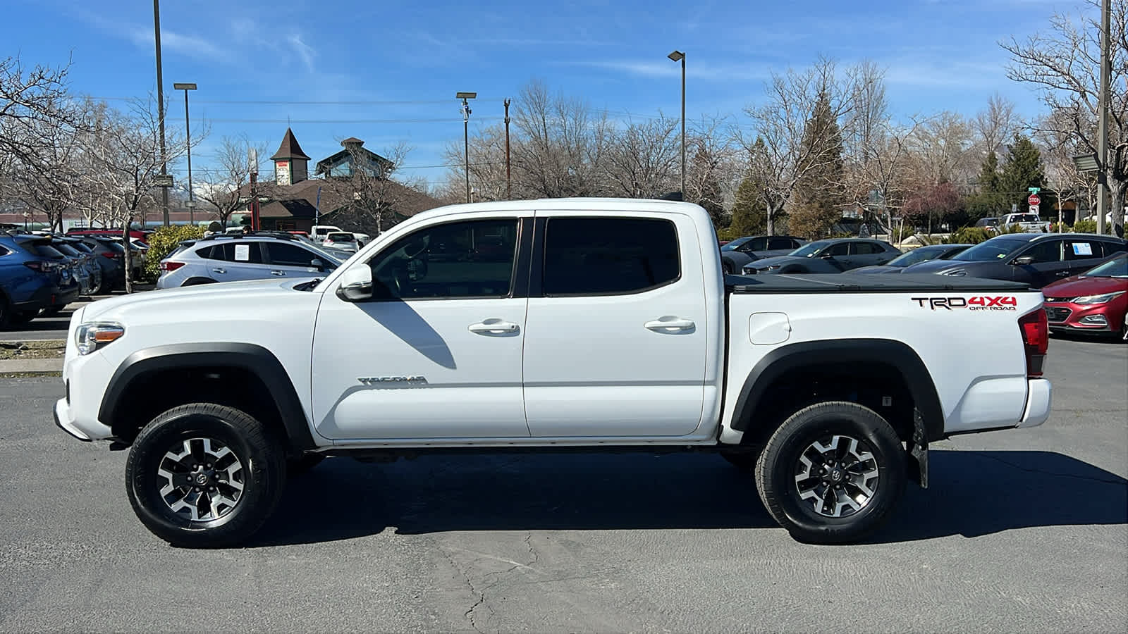 Thumbnail: 2019 Toyota Tacoma - 8
