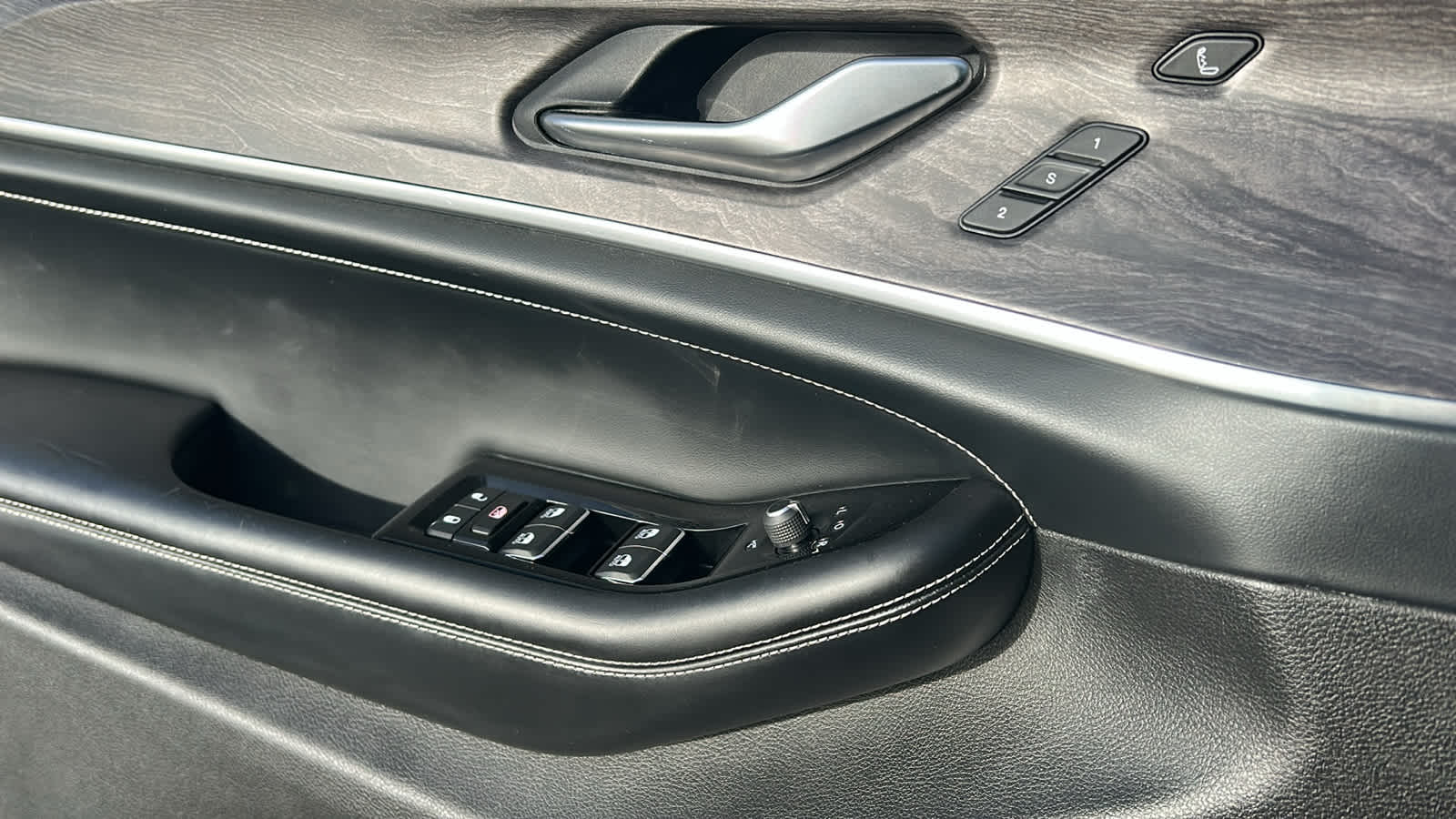 Thumbnail: 2021 Jeep Grand Cherokee L - 22