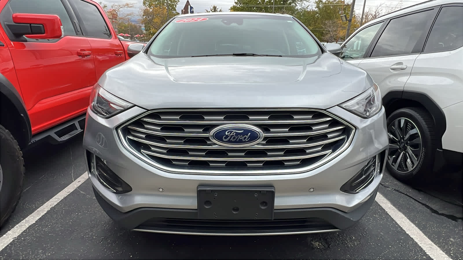 2024 Ford Edge Titanium photo 2