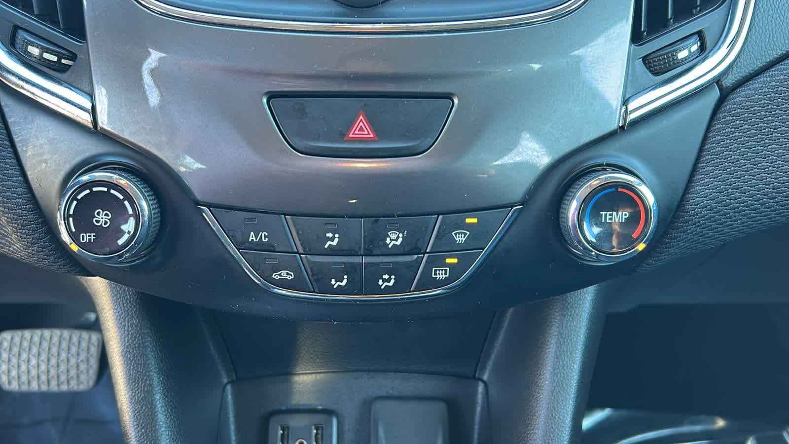 Thumbnail: 2019 Chevrolet Cruze - 14