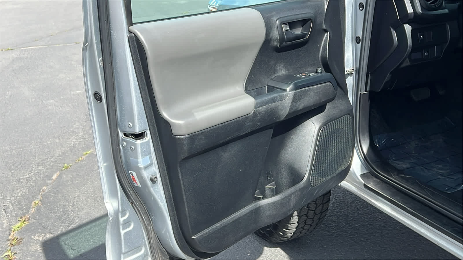 Thumbnail: 2022 Toyota Tacoma - 23