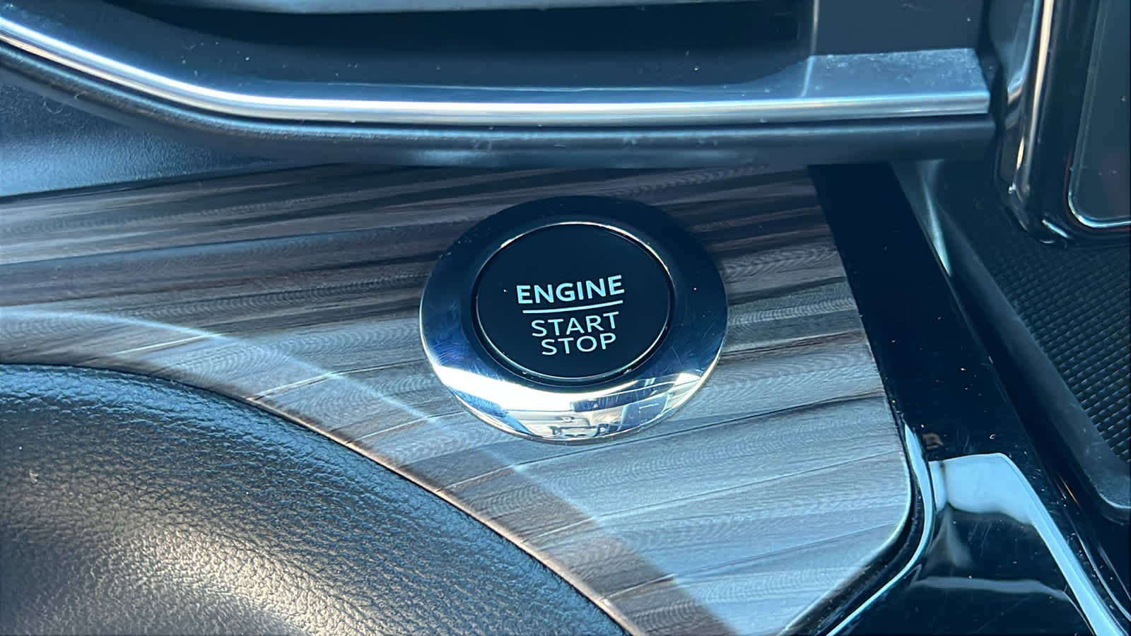 Thumbnail: 2022 Ford Explorer - 17