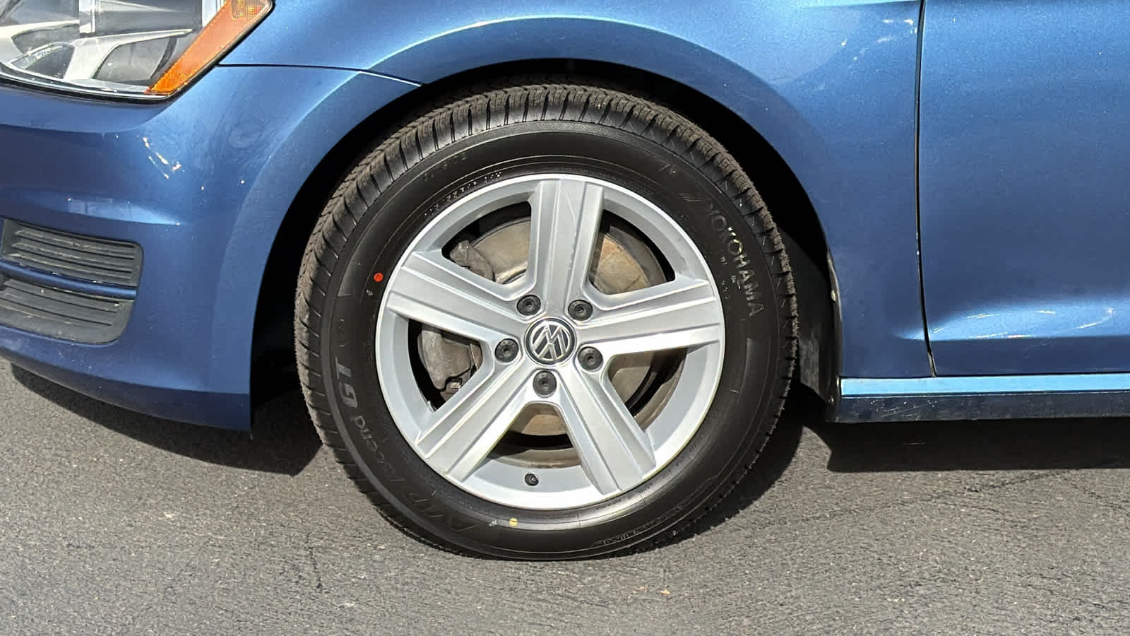 Thumbnail: 2017 Volkswagen Golf - 9