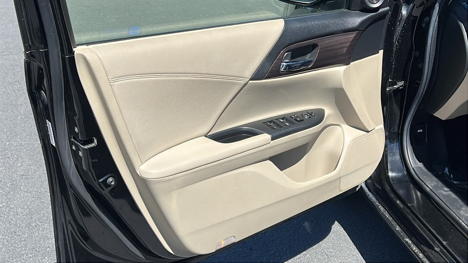 Thumbnail: 2017 Honda Accord - 23