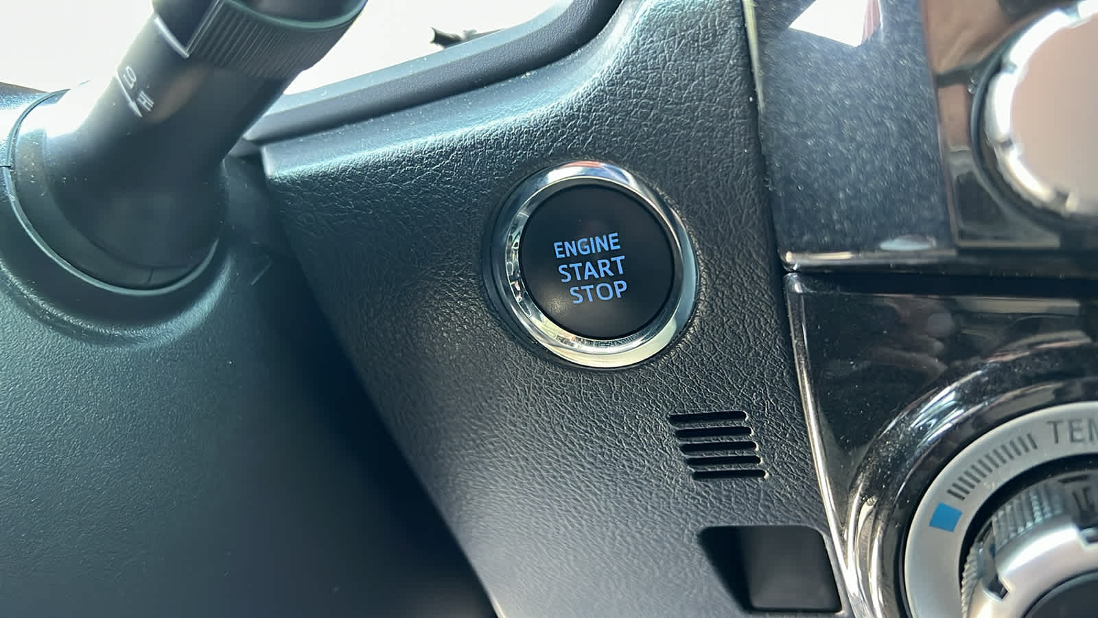 Thumbnail: 2020 Toyota 4Runner - 17