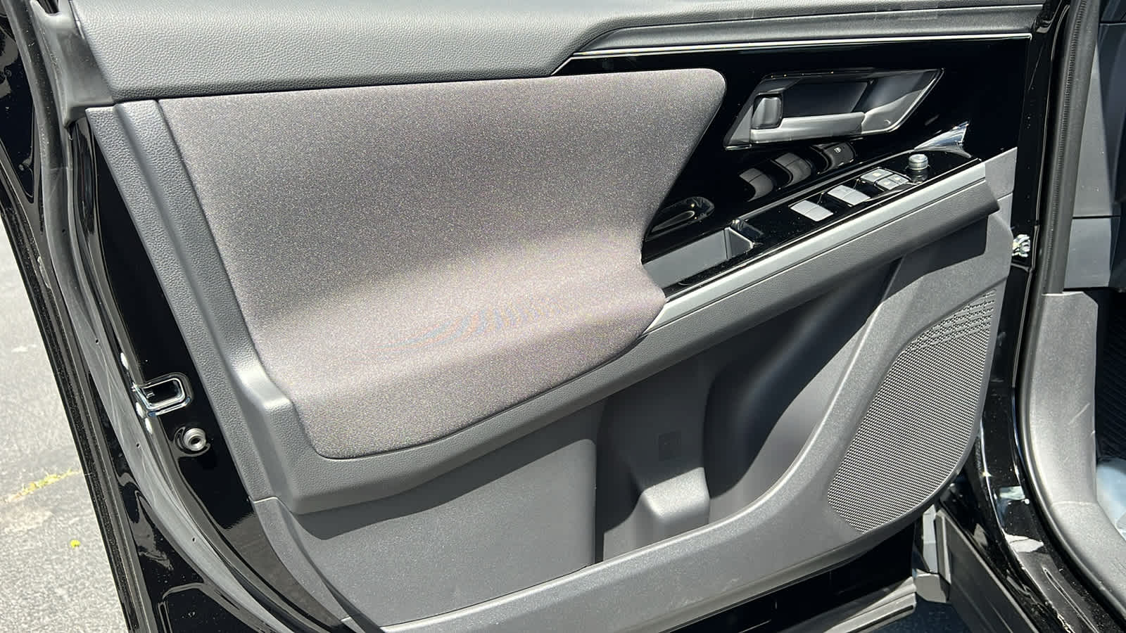 2025 Subaru Solterra Premium 23