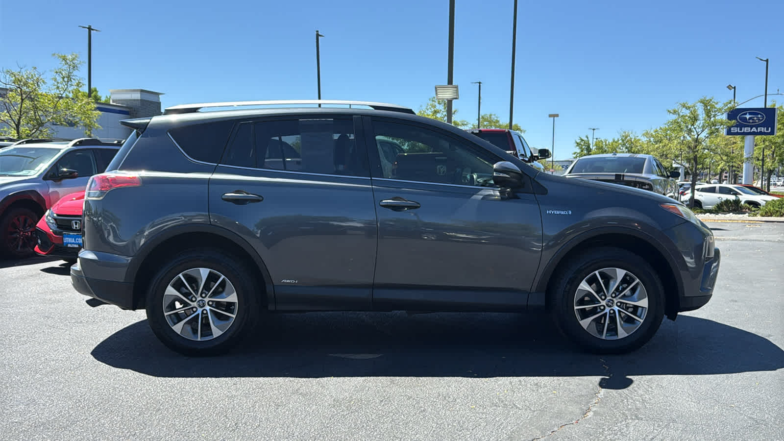 Thumbnail: 2017 Toyota RAV4 - 4