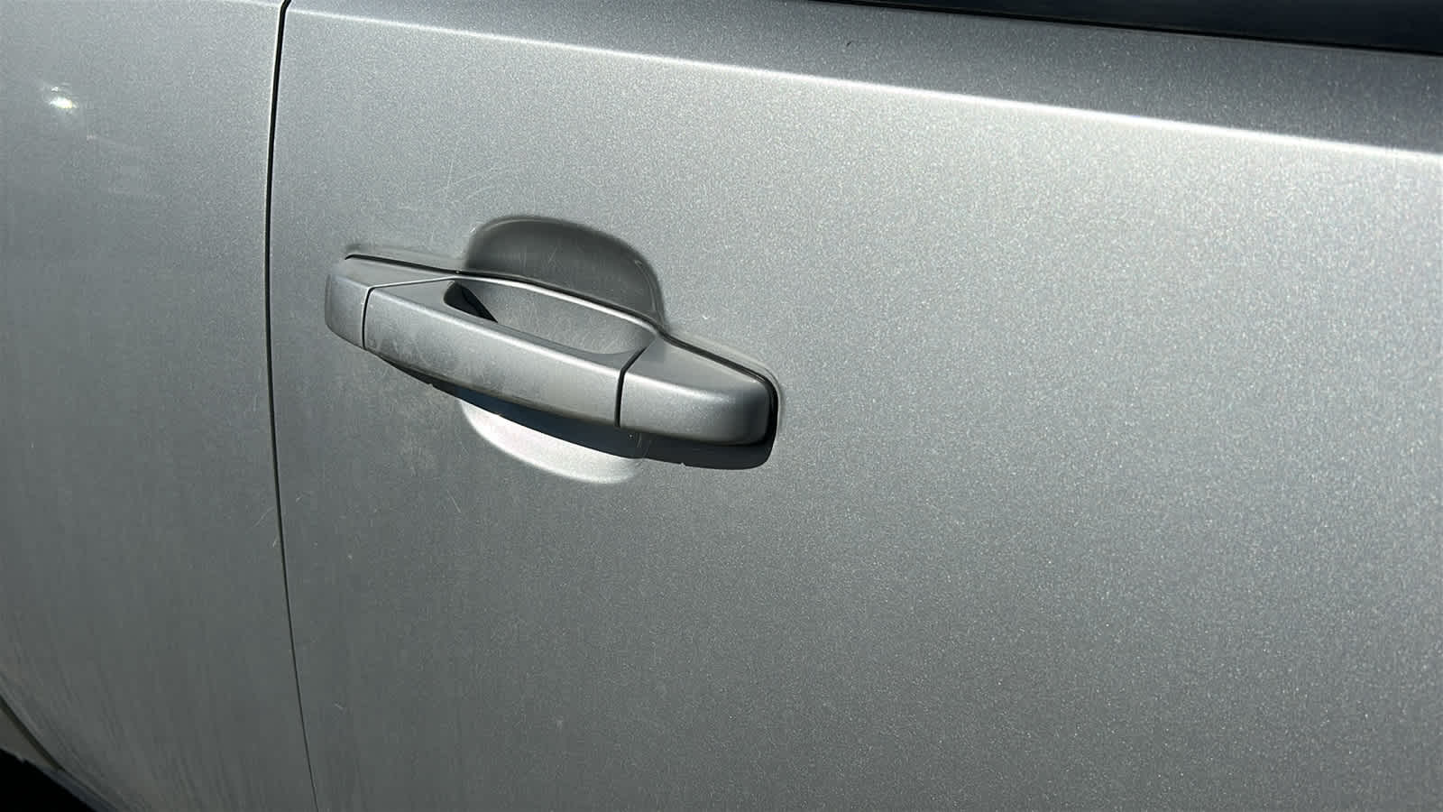 Thumbnail: 2011 Chevrolet Tahoe - 16