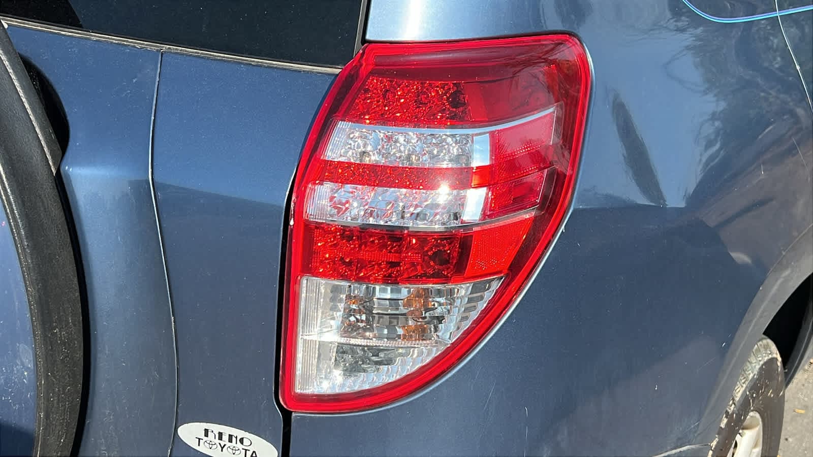 Thumbnail: 2011 Toyota RAV4 - 13