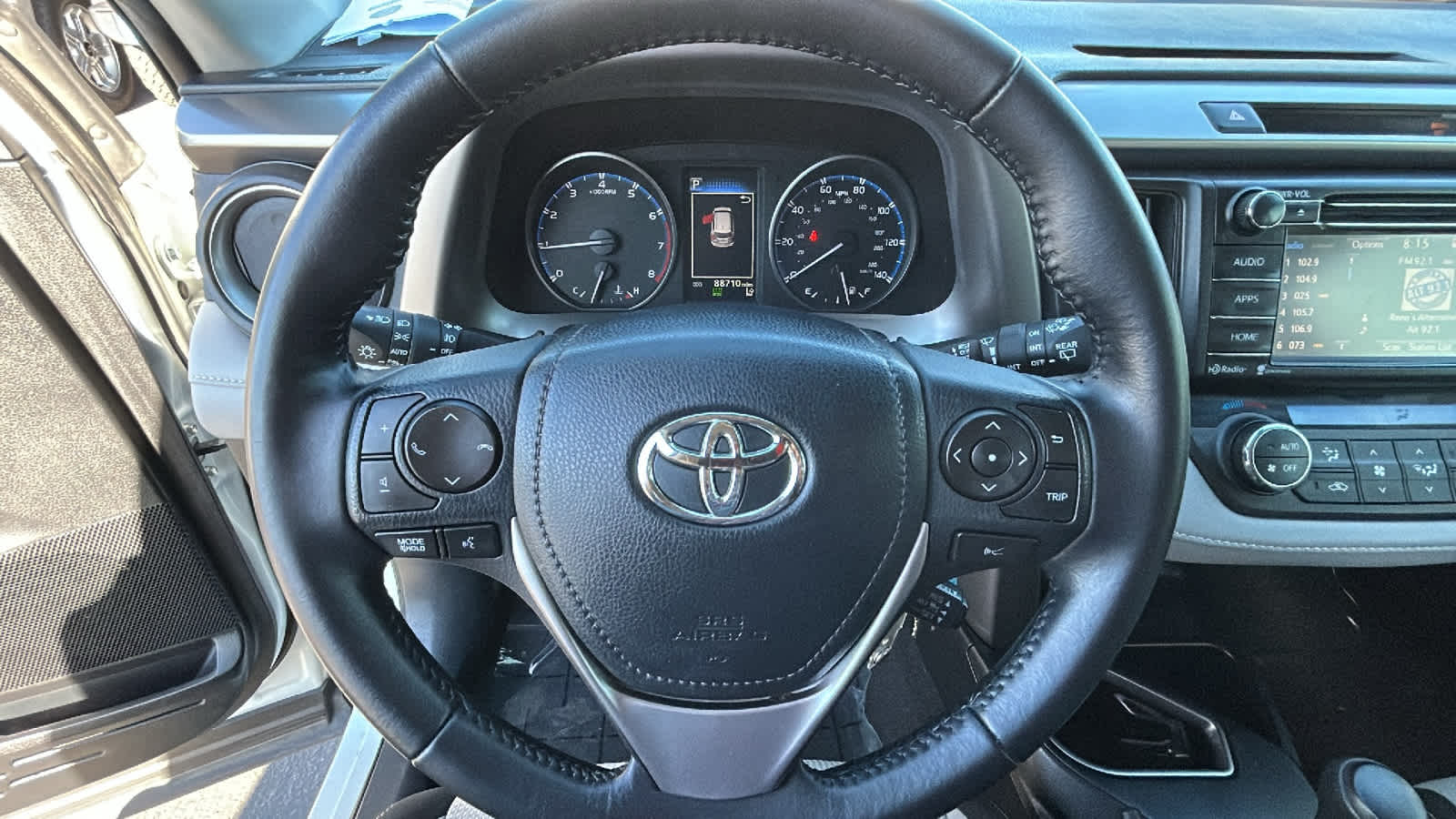Thumbnail: 2017 Toyota RAV4 - 17