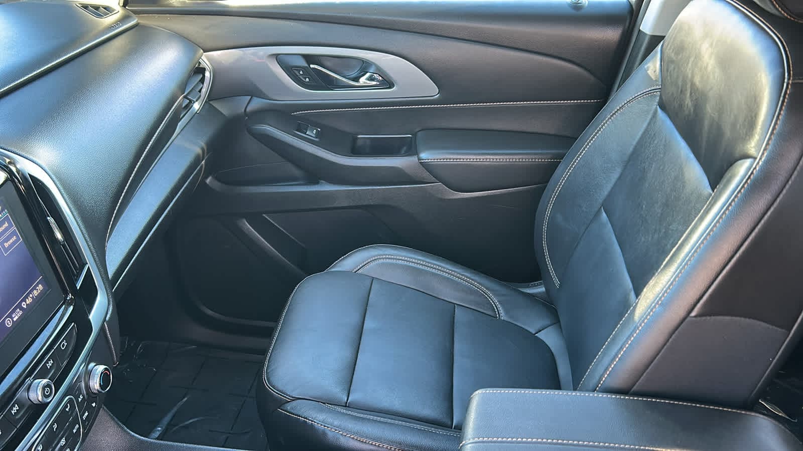 Thumbnail: 2020 Chevrolet Traverse - 12