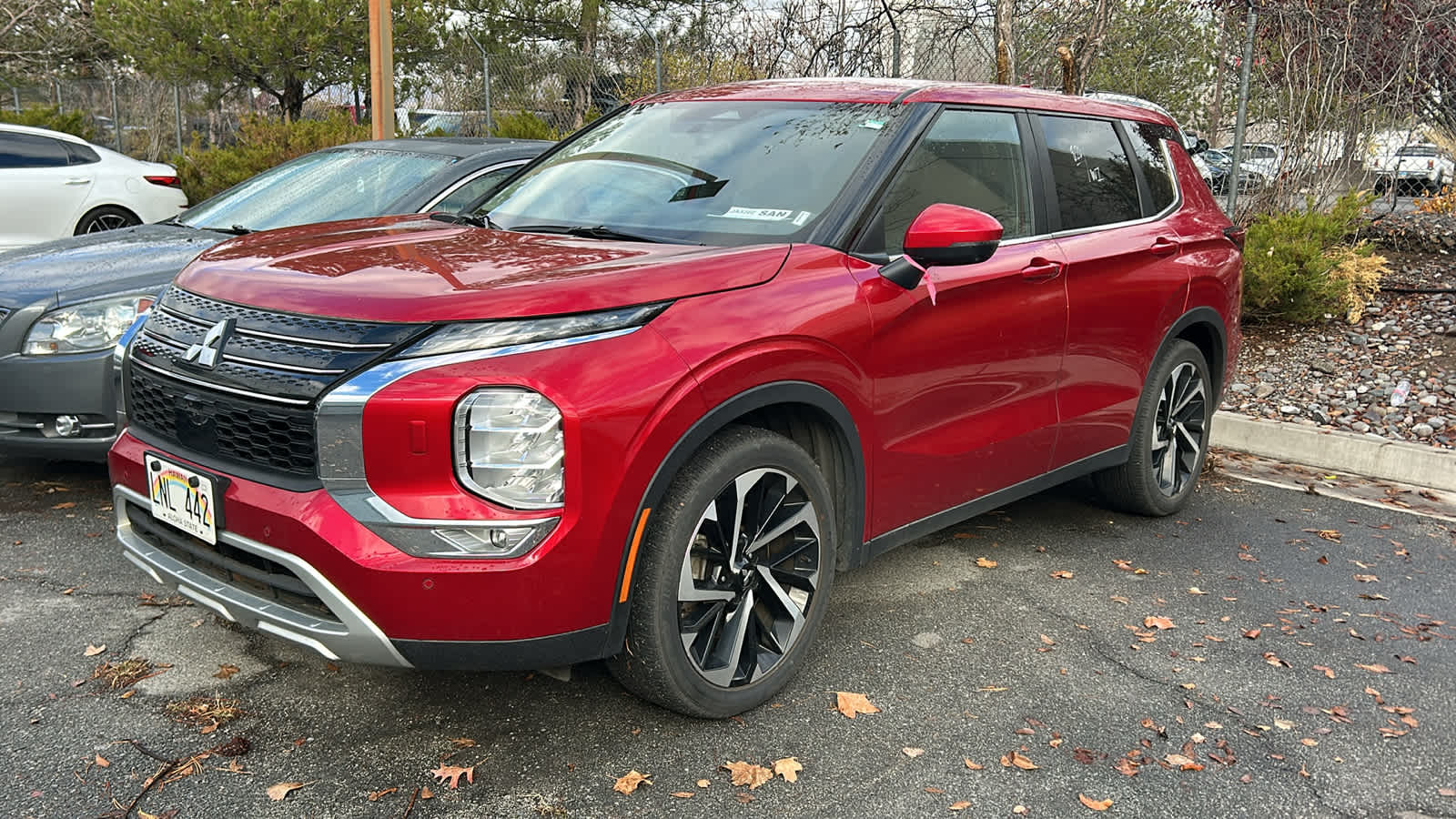 2024 Mitsubishi Outlander SE's photo