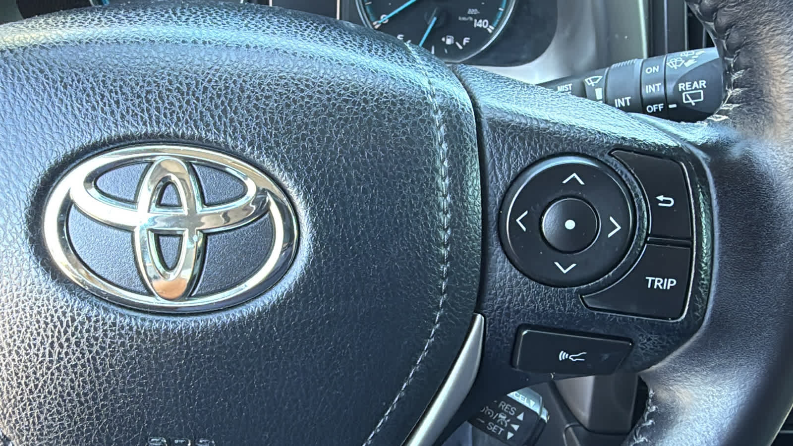 Thumbnail: 2017 Toyota RAV4 - 20