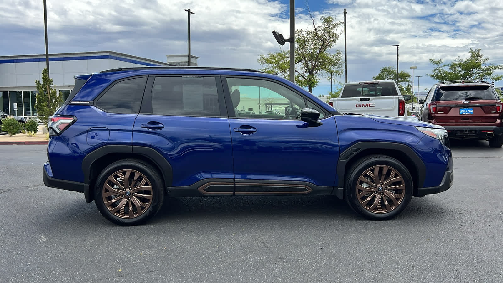 2025 Subaru Forester Sport photo 3