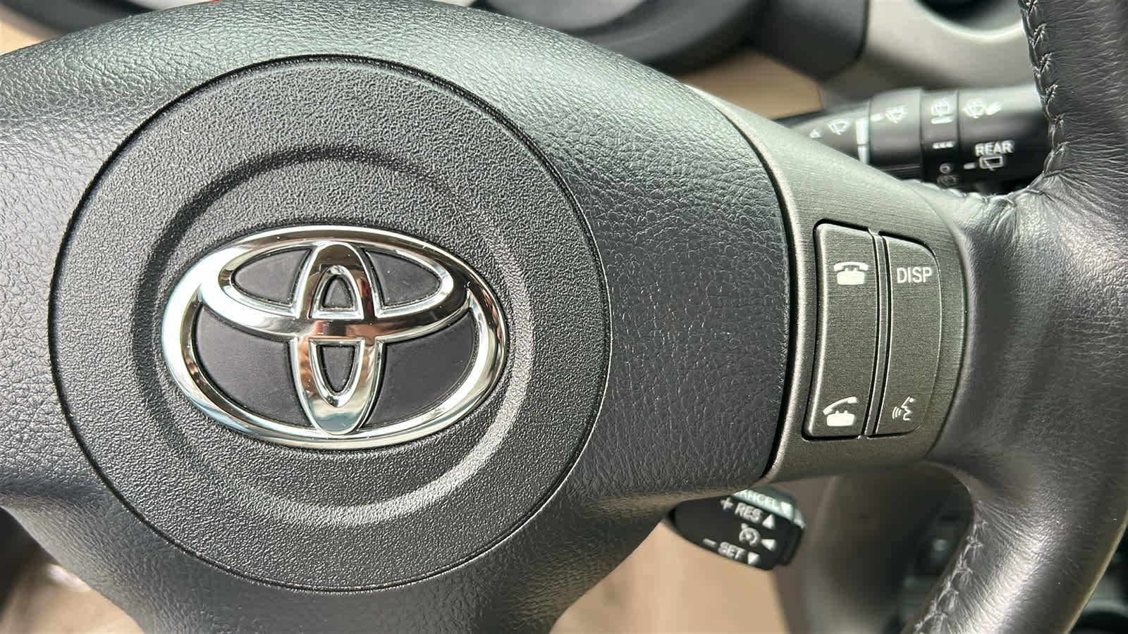 Thumbnail: 2011 Toyota RAV4 - 19