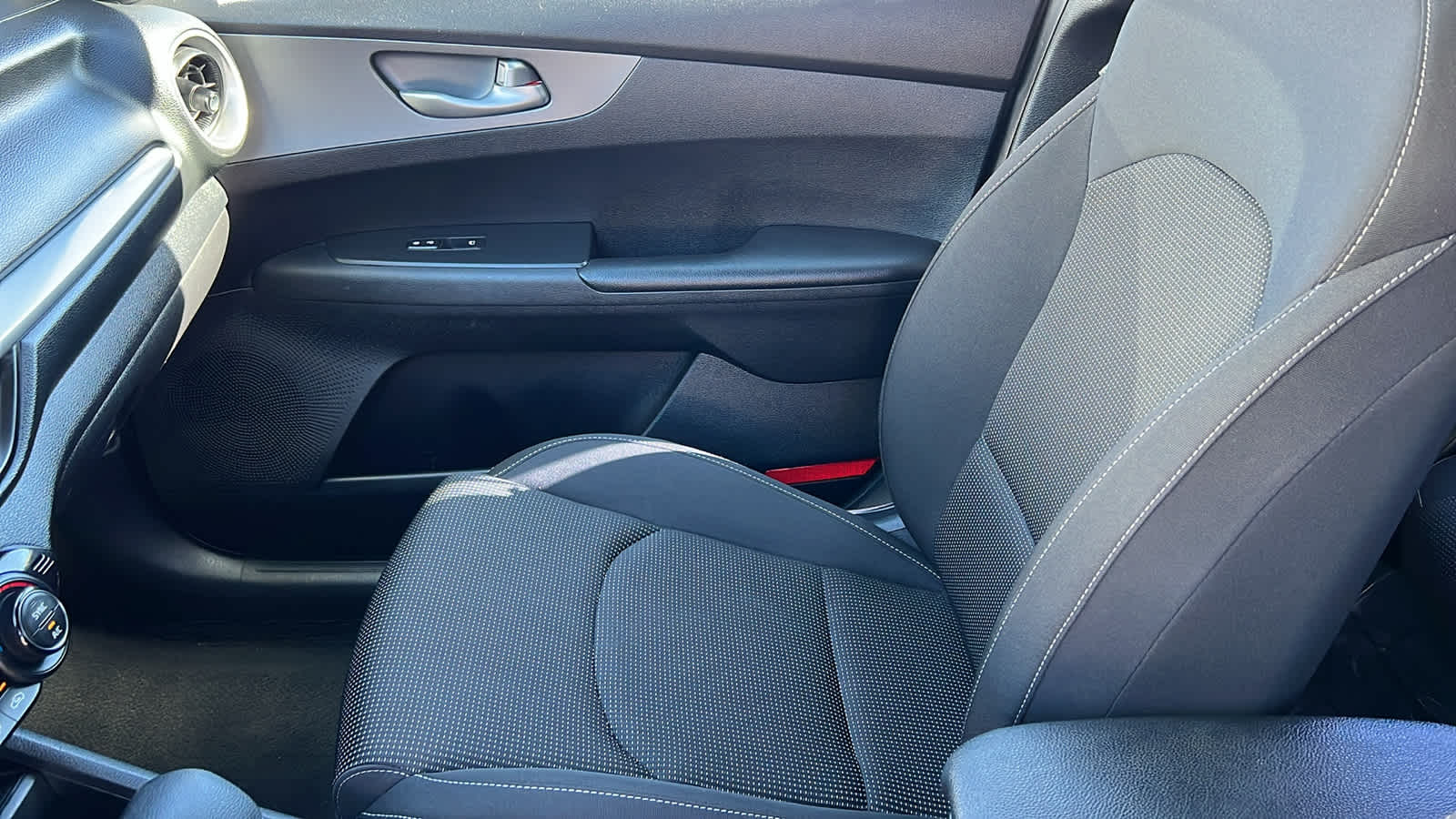 Thumbnail: 2019 Kia Forte - 12