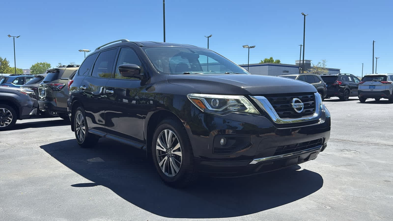 Thumbnail: 2019 Nissan Pathfinder - 3
